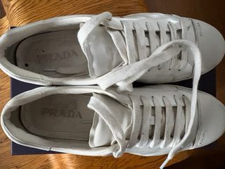 Zapatillas Prada Blancas y Rojas