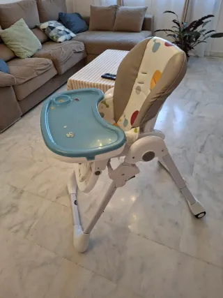 Trona de bebé con bandeja y cojín