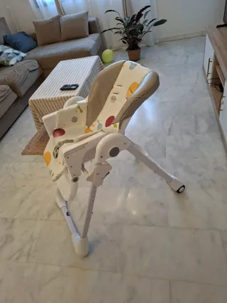 Trona de bebé con bandeja y cojín