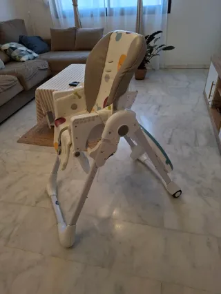 Trona de bebé con bandeja y cojín