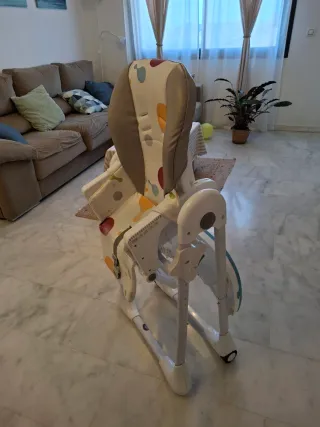 Trona de bebé con bandeja y cojín