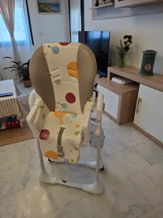 Trona de bebé con bandeja y cojín