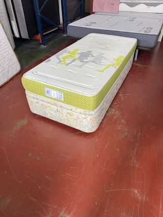 CANAPE Y COLCHON AKUA VISCO 90x190