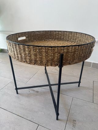 Mesa Auxiliar Mimbre y Metal Ikea
