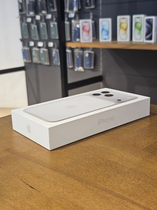 IPHONE 17 PRO MAX 256GB PLATA PRECINTADO