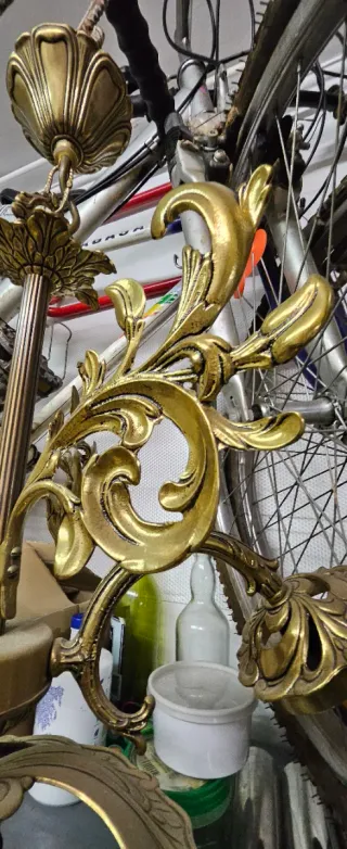 Lámpara de techo antigua dorada