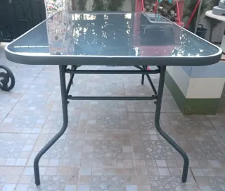 Lote: Mesa de Jardín cristal y Baúl madera- Nuevos