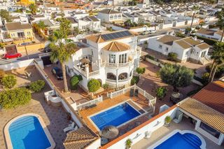 Chalet en venta en Centro en Torrevieja