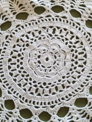 Set 4 Centrini Uncinetto Bianchi