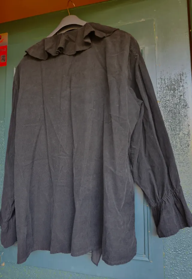 Camisa - sobrecamisa en micropana negra.