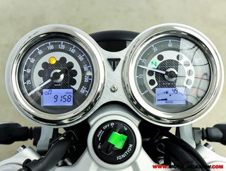 TRIUMPH SPEED TWIN 1200 -GARANTÍA OFICIAL-