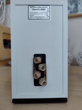 Altavoces Wharfedale diamond 220