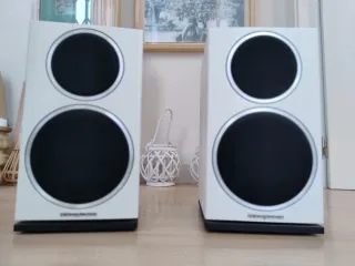 Altavoces Wharfedale diamond 220