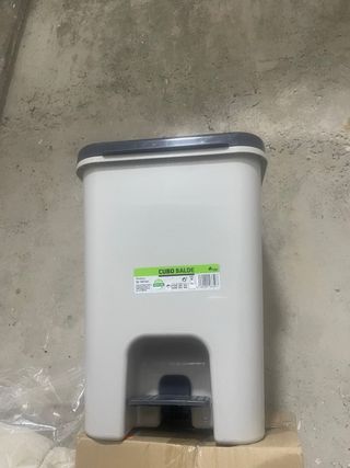 Cubo basura pedal gris 30L