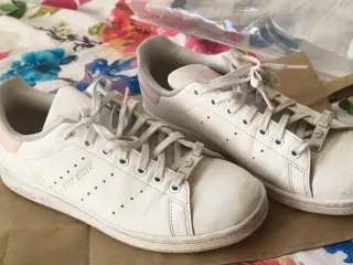 Zapatillas Adidas Stan Smith Blancas y Rosas