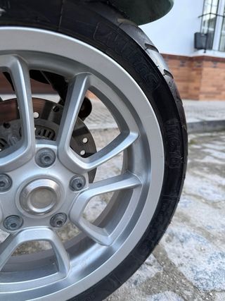 Vespa Primavera 125 Scooter Automática