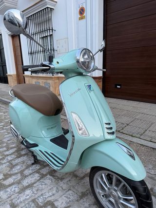 Vespa Primavera 125 Scooter Automática