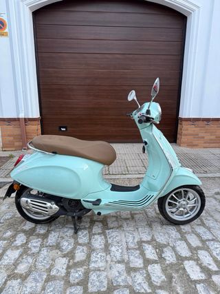 Vespa Primavera 125 Scooter Automática