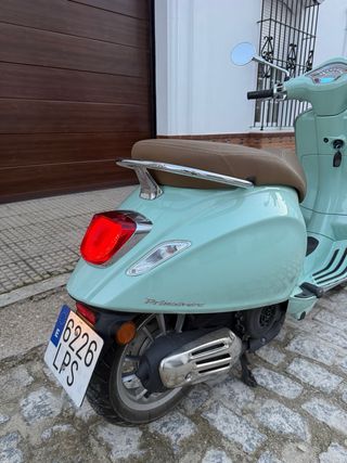 Vespa Primavera 125 Scooter Automática