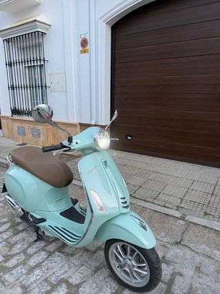 Vespa Primavera 125 Scooter Automática