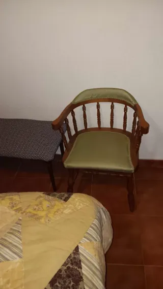 Pareja Sillas Windsor y Descalzador Antiguo