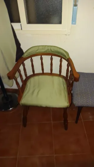 Pareja Sillas Windsor y Descalzador Antiguo