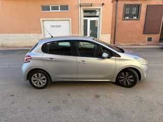 Peugeot 208 2014