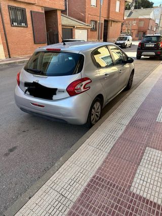 Peugeot 208 2014