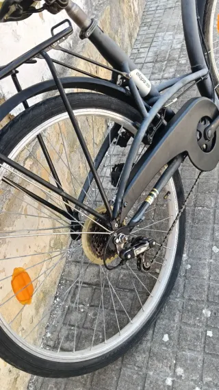 Bicicleta urbana BTWIN gris