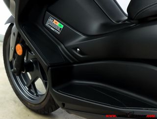 YAMAHA X-MAX 125 -APTA B Y A1-