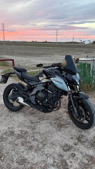CF Moto 650 NK 2023 (2.500 € NO NEGOCIABLES)