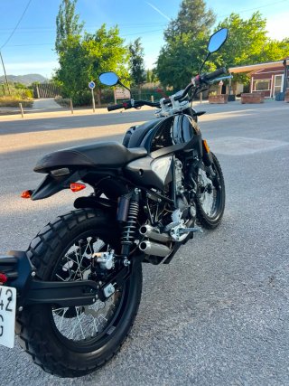 Rieju Century 125 Naked