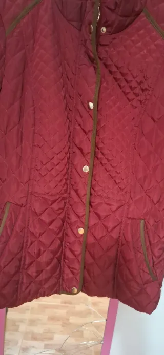 Chaqueta acolchada mujer roja