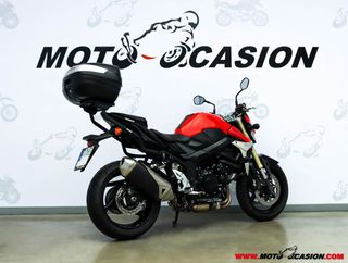 SUZUKI GSR 750