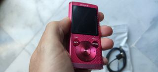 SONY WALKMAN MP3 "NWZ-E454"