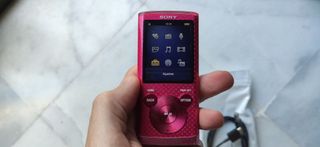 SONY WALKMAN MP3 "NWZ-E454"