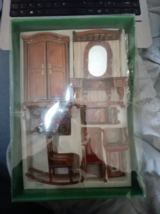 Muebles de madera para casitas antiguos