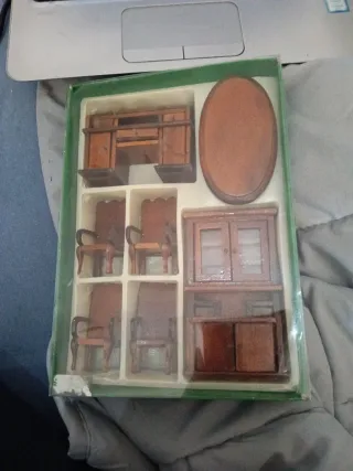 Muebles de madera para casitas antiguos