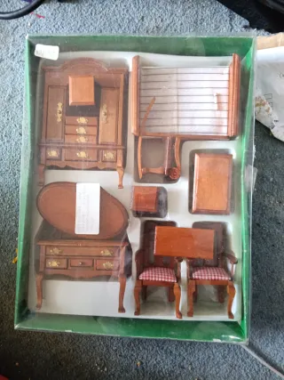 Muebles de madera para casitas antiguos