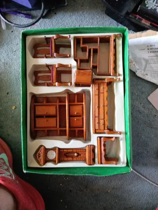 Muebles de madera para casitas antiguos