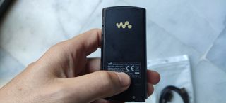 SONY WALKMAN MP3 "NWZ-E463"