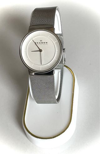Reloj Skagen Mujer Plata y Blanco