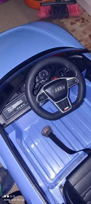 Coche eléctrico Audi RS e-tron GT azul