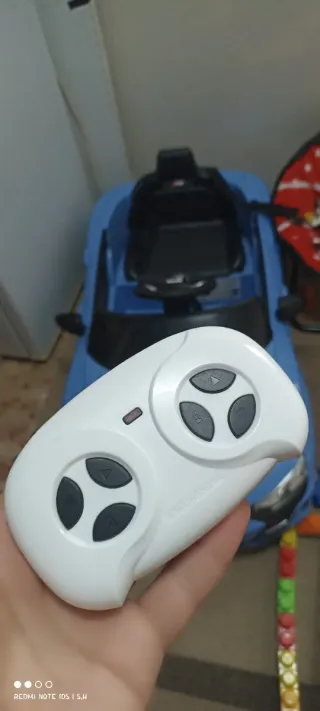 Coche eléctrico Audi RS e-tron GT azul