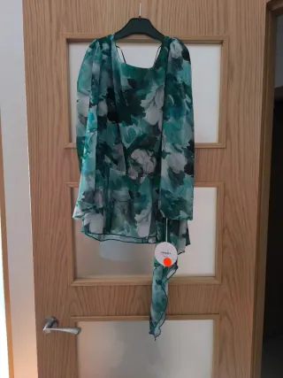 Conjunto mujer verde y multicolor