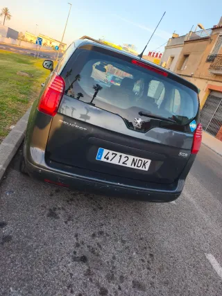 Peugeot 5008 2010
