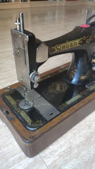 SINGER MAQUINA DE COSER ANTIGUA 28K