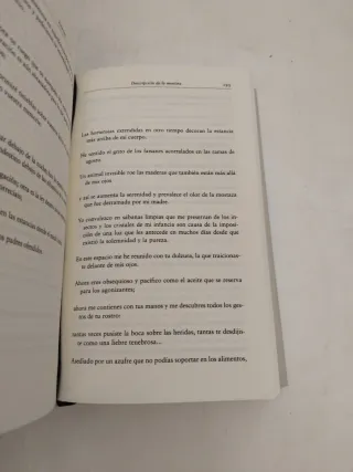 Esta luz: Poesía reunida (Spanish Edition)