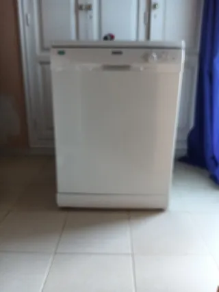 Lavavajillas blanco ZANUSSI tlf 678326351