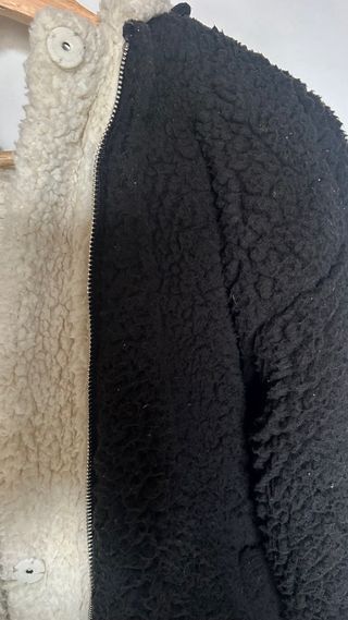 Abrigo borrego reversible negro y blanco